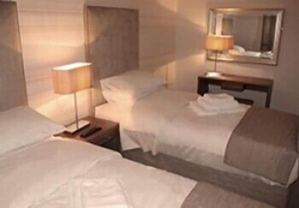 Mccaffertys Bar & Guest House 11