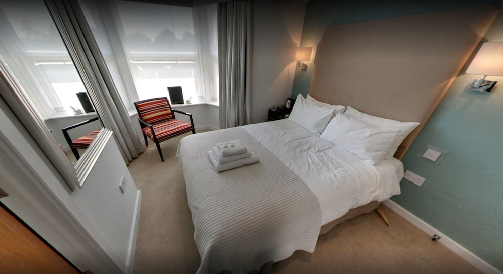 Mccaffertys Bar & Guest House 9