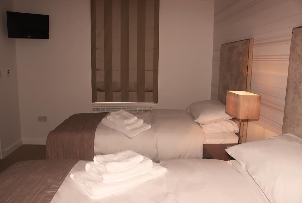 Mccaffertys Bar & Guest House 18