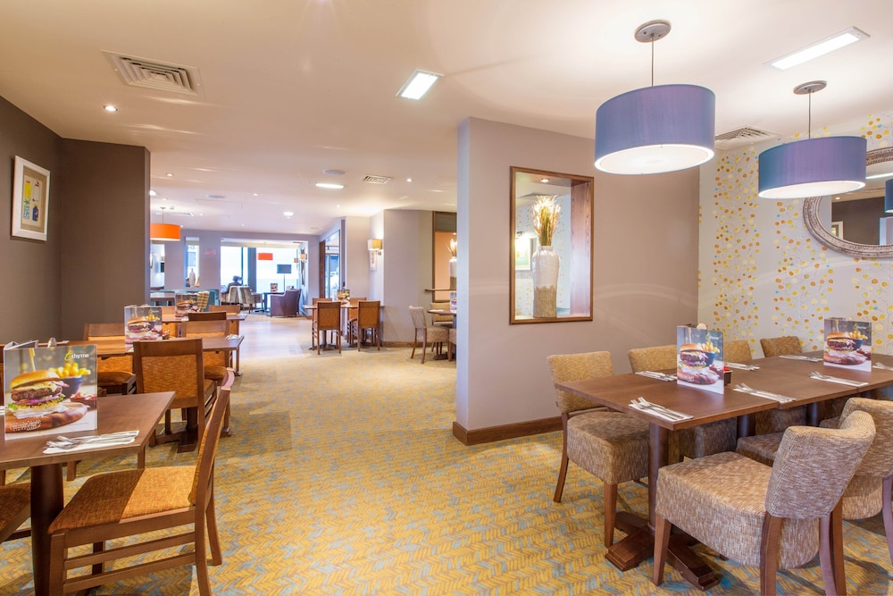 Premier Inn St Albans City Centre 14