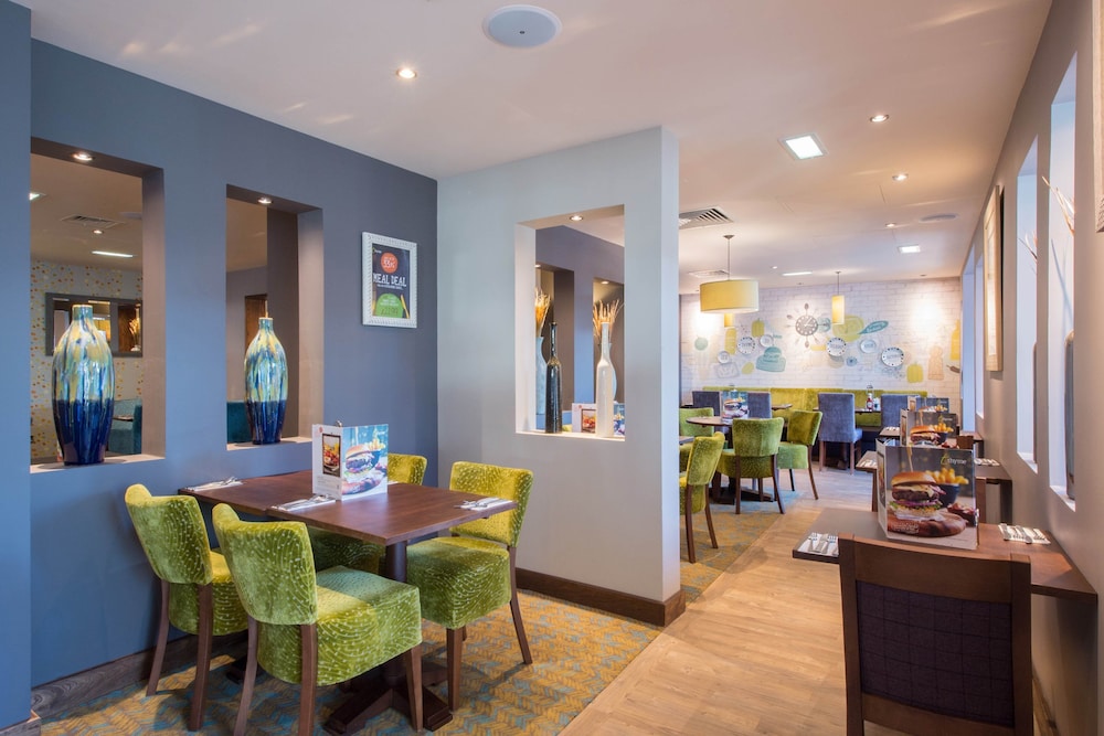 Premier Inn St Albans City Centre 16
