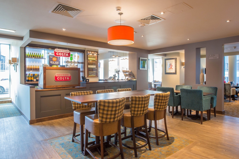 Premier Inn St Albans City Centre 15