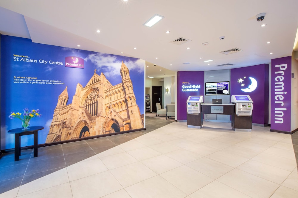 Premier Inn St Albans City Centre 2