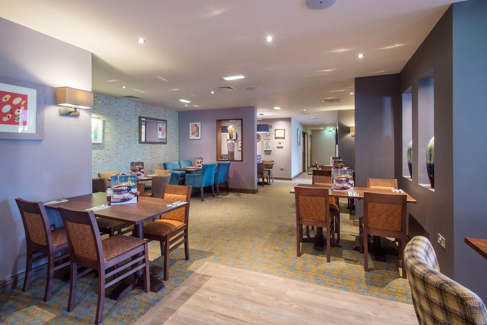 Premier Inn St Albans City Centre 18