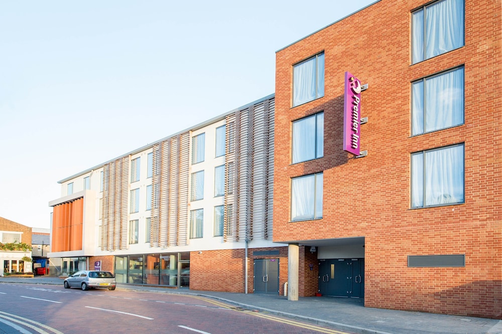 Premier Inn St Albans City Centre 20