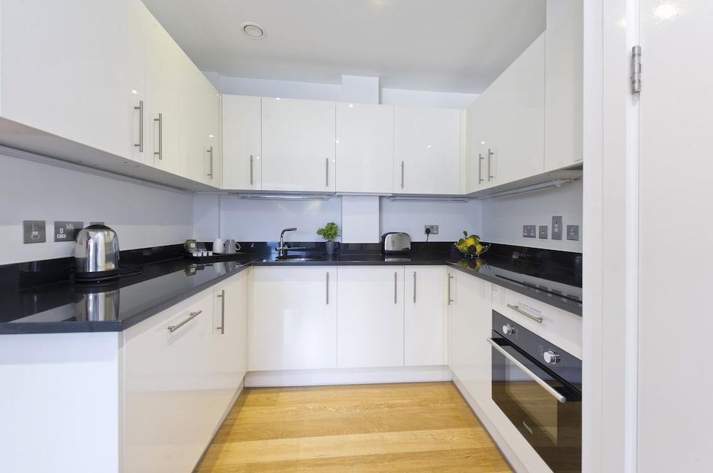 City2Stay Serviced Apartments Red Lion Court 12