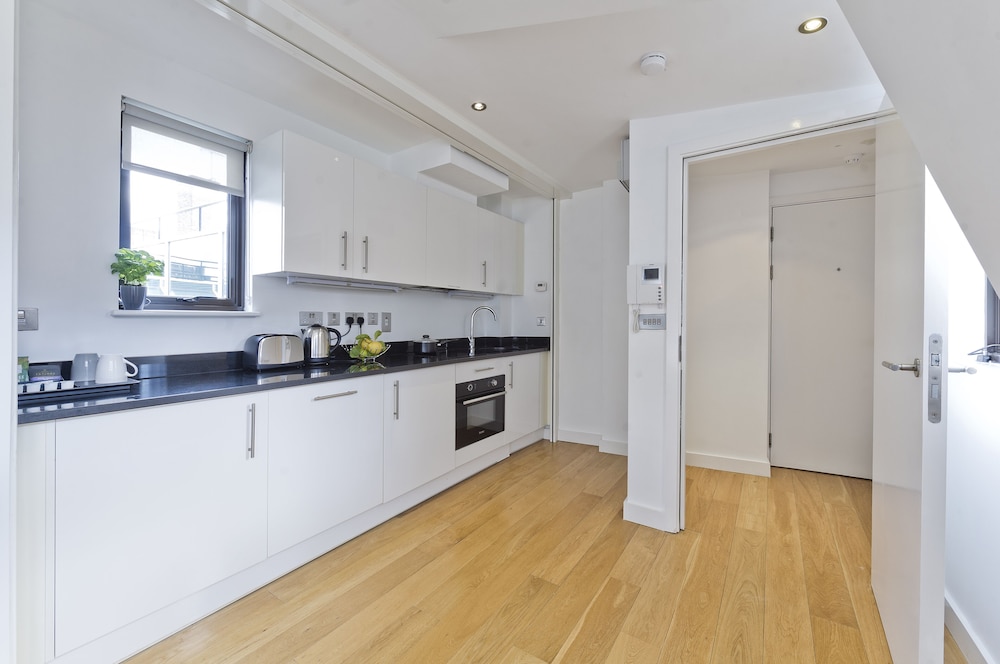 City2Stay Serviced Apartments Red Lion Court 13