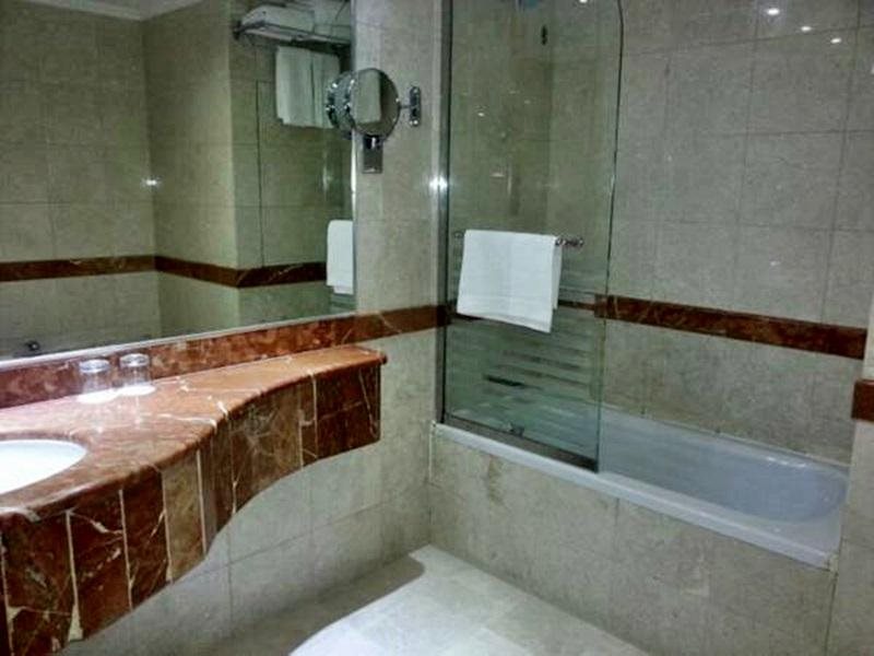 Nozol Royal Inn Hotel 7