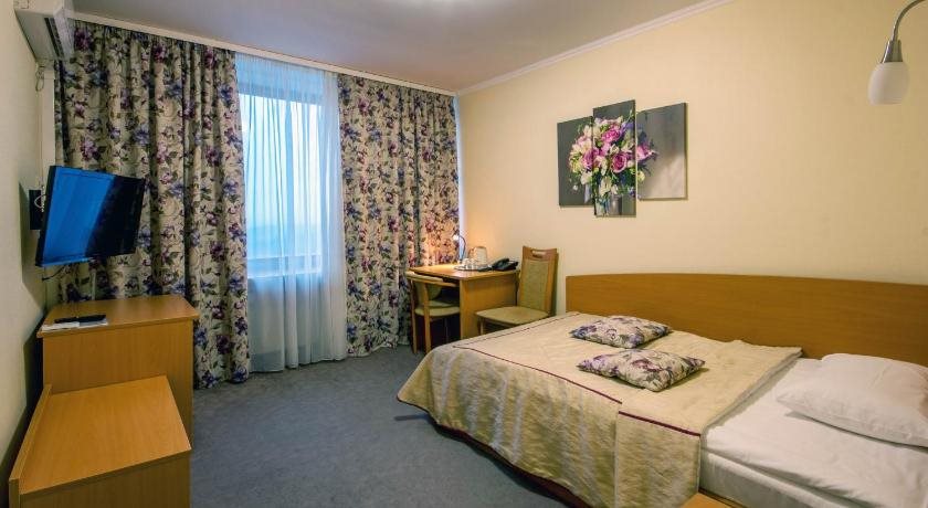 Tourist Hotel 14