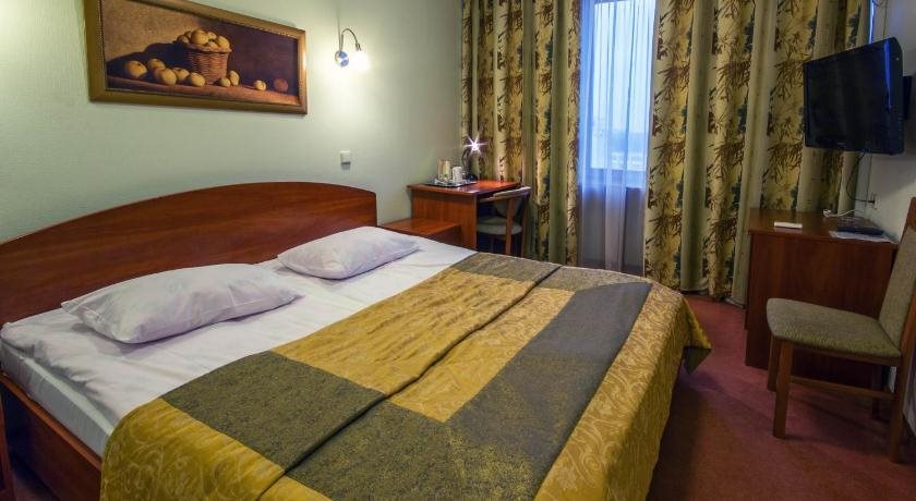 Tourist Hotel 21