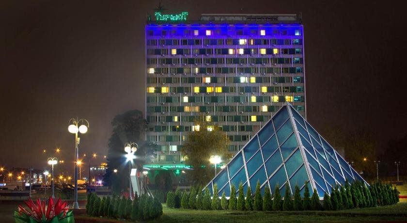 Tourist Hotel 4