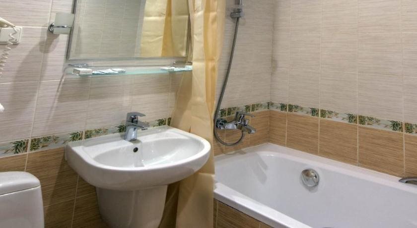 Tourist Hotel 7