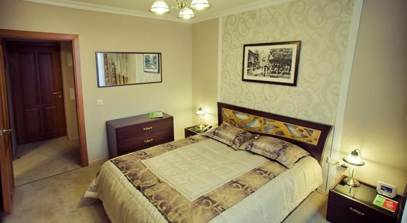 Tourist Hotel 9