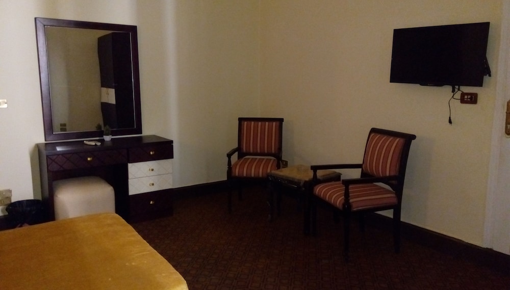 Cairo Paradise Hotel 10