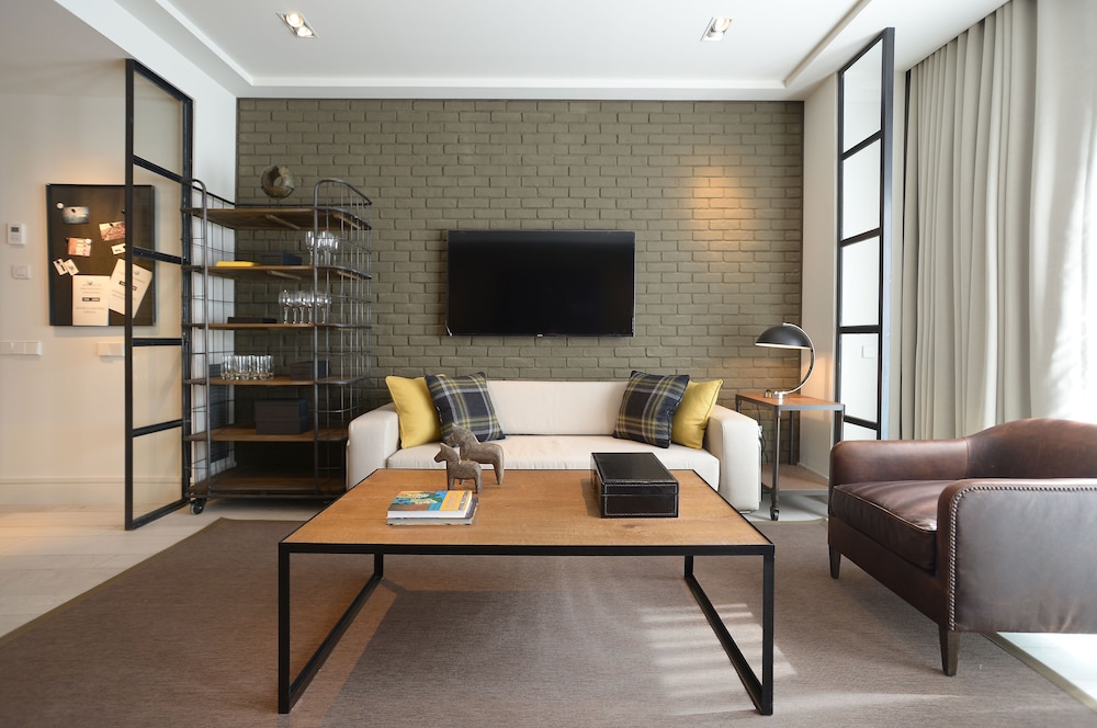 Midtown Apartments 9