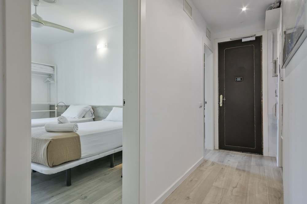 Stay Together Barcelona Apartments 12