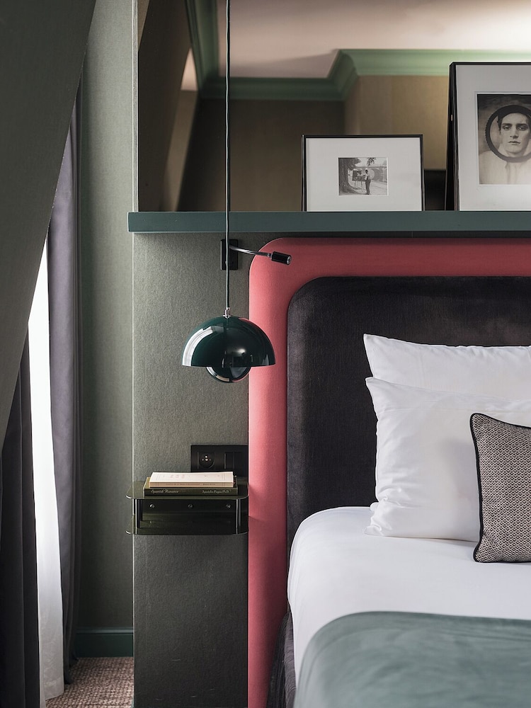 Bob Hotel 24