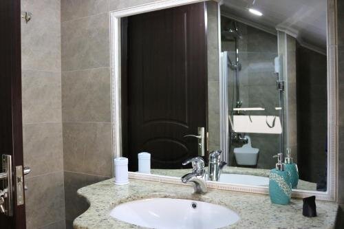 Luxor Gardens 12
