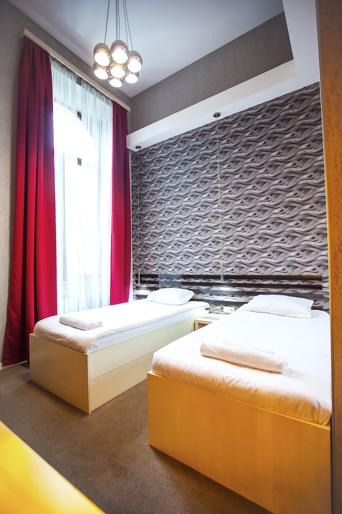 Rustaveli Hotel 17