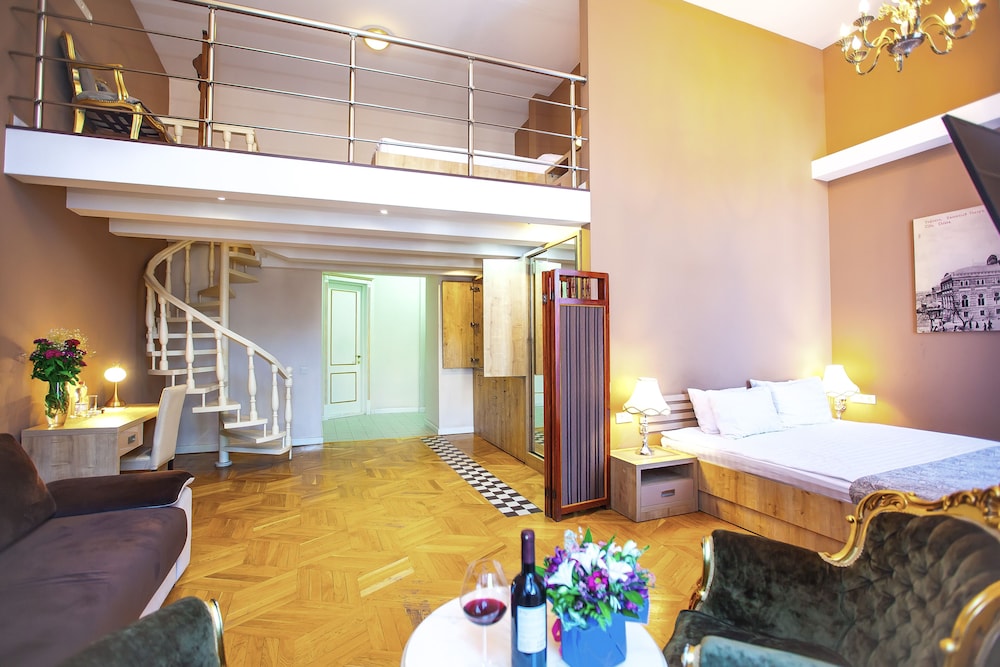 Rustaveli Hotel 7