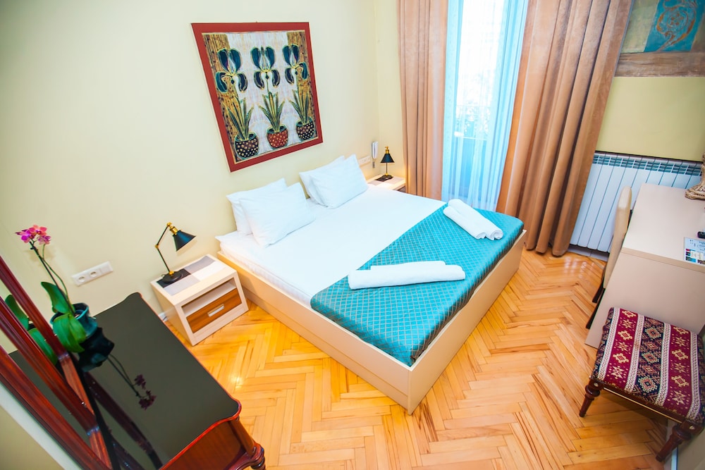 Rustaveli Hotel 21