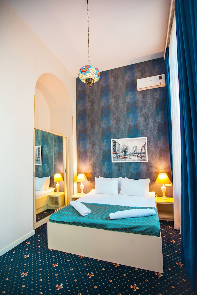 Rustaveli Hotel 13