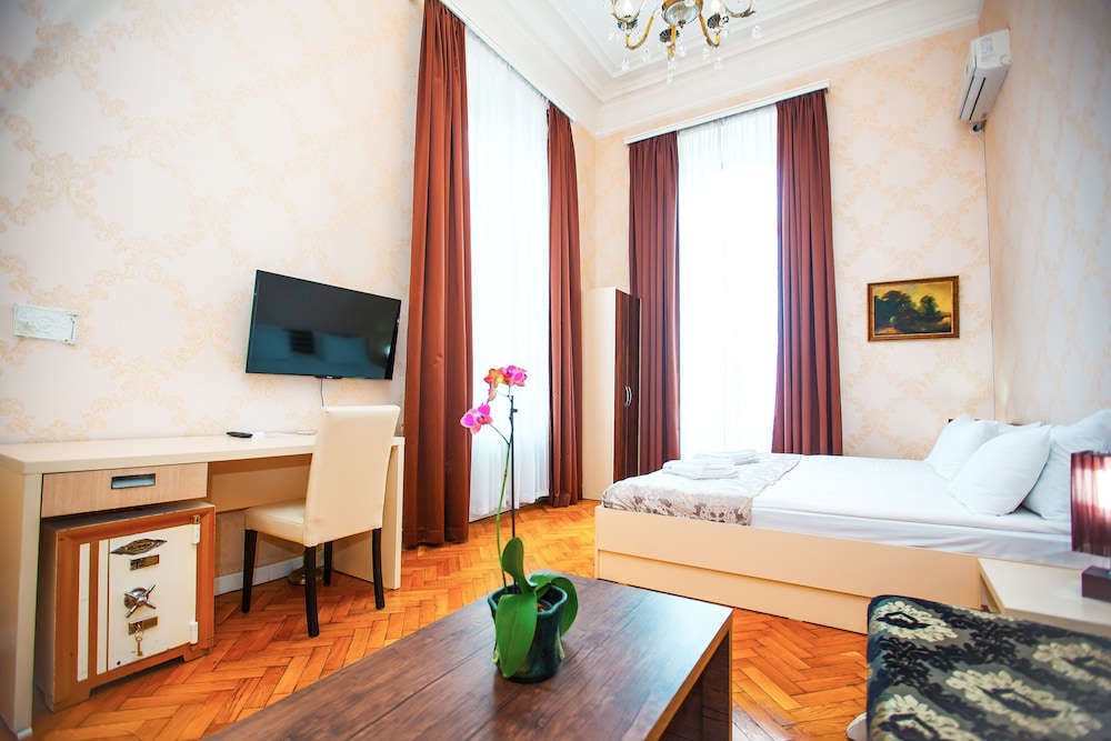 Rustaveli Hotel 11