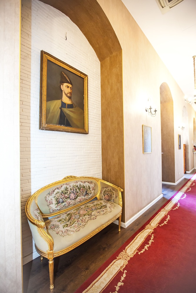 Rustaveli Hotel 4