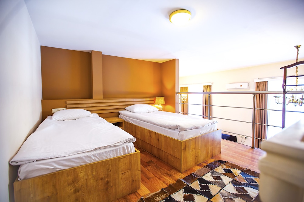 Rustaveli Hotel 8