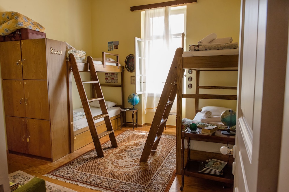 Athens Quinta 6
