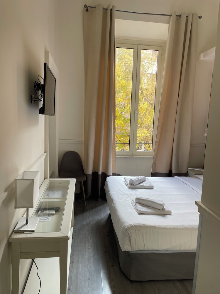 Arts n' Rooms 13