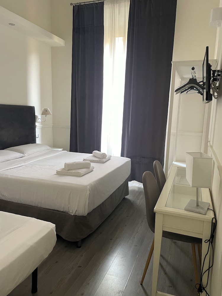 Arts n' Rooms 14