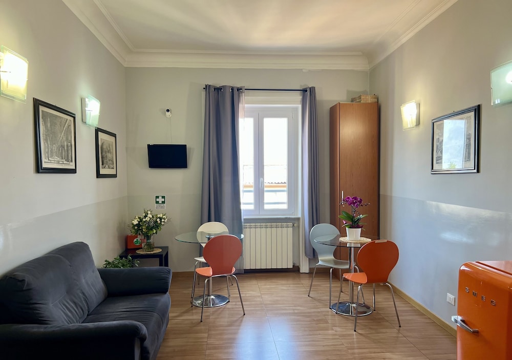 Bon Ton Suite 2