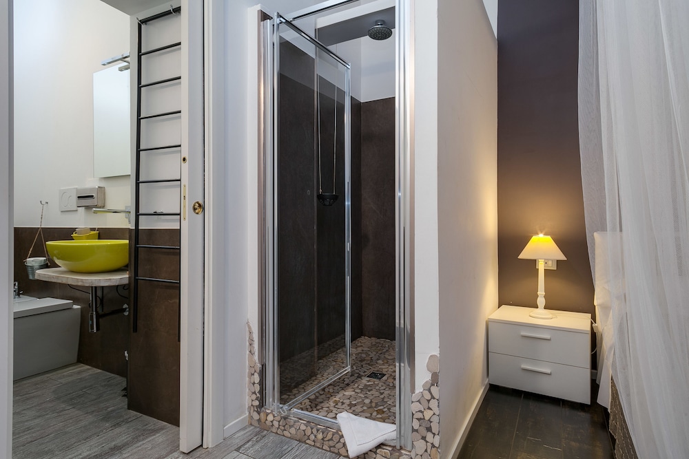 Flat 285 B&B 14