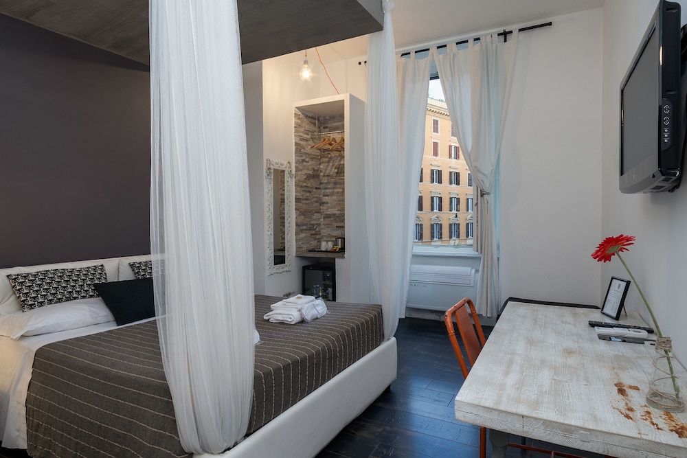 Flat 285 B&B 11