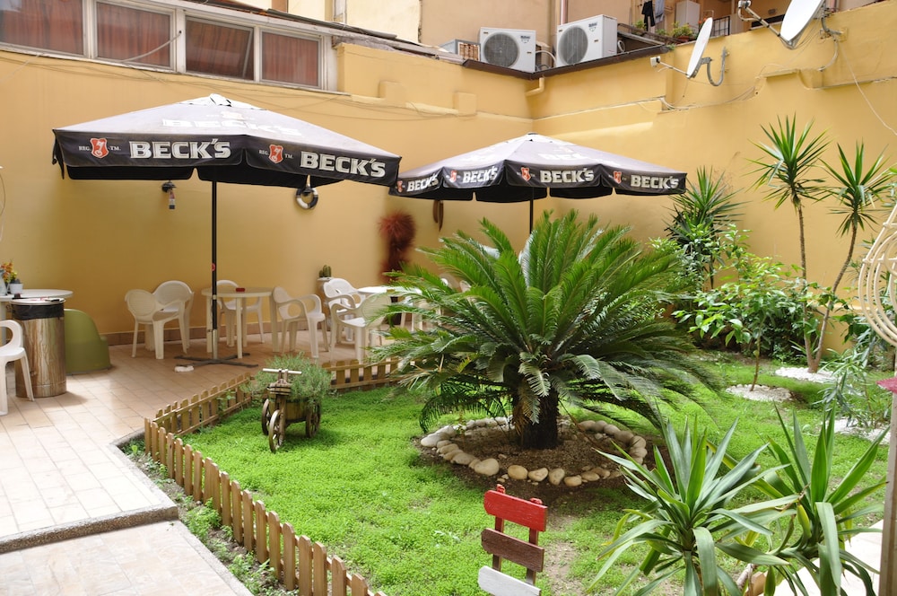 Freedom Traveller Rome Hostel 1