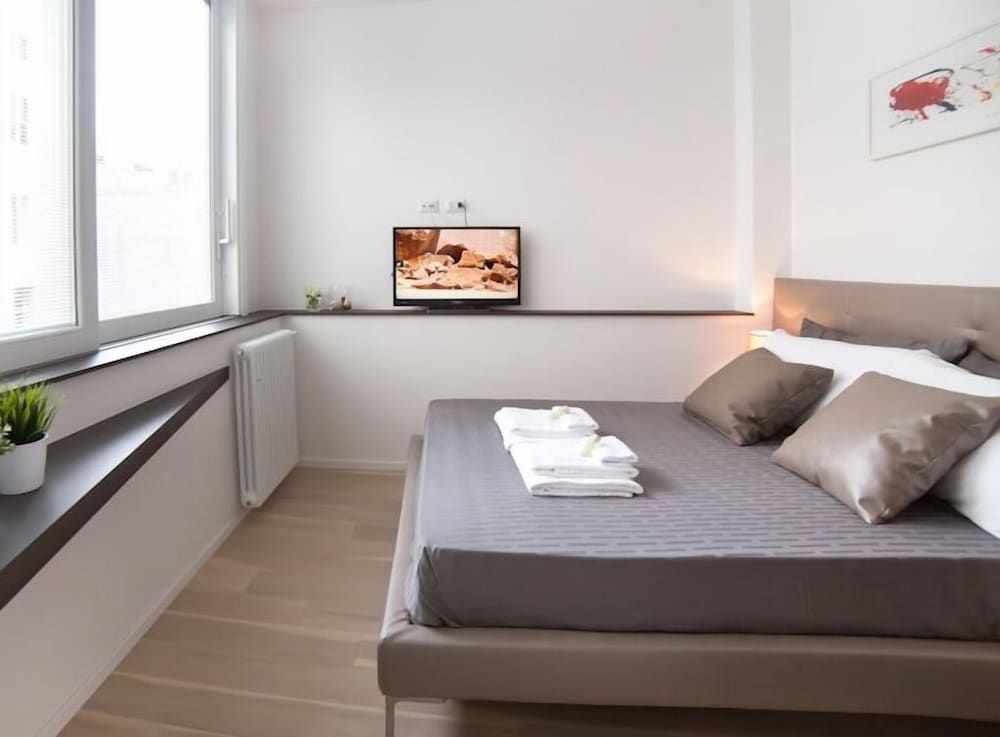 Grand Master Suites 19