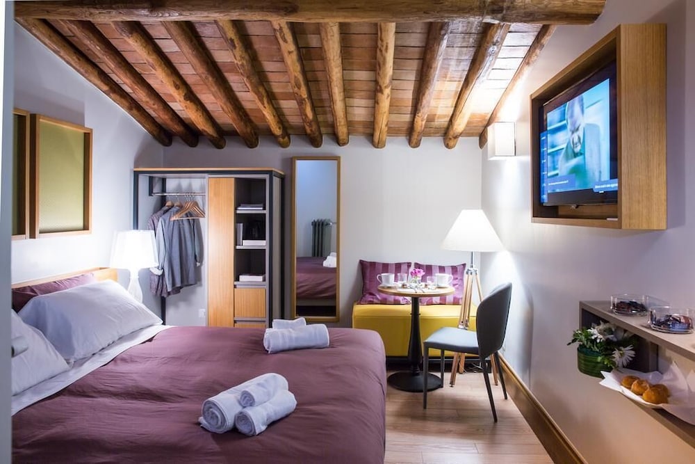 Grand Master Suites 23