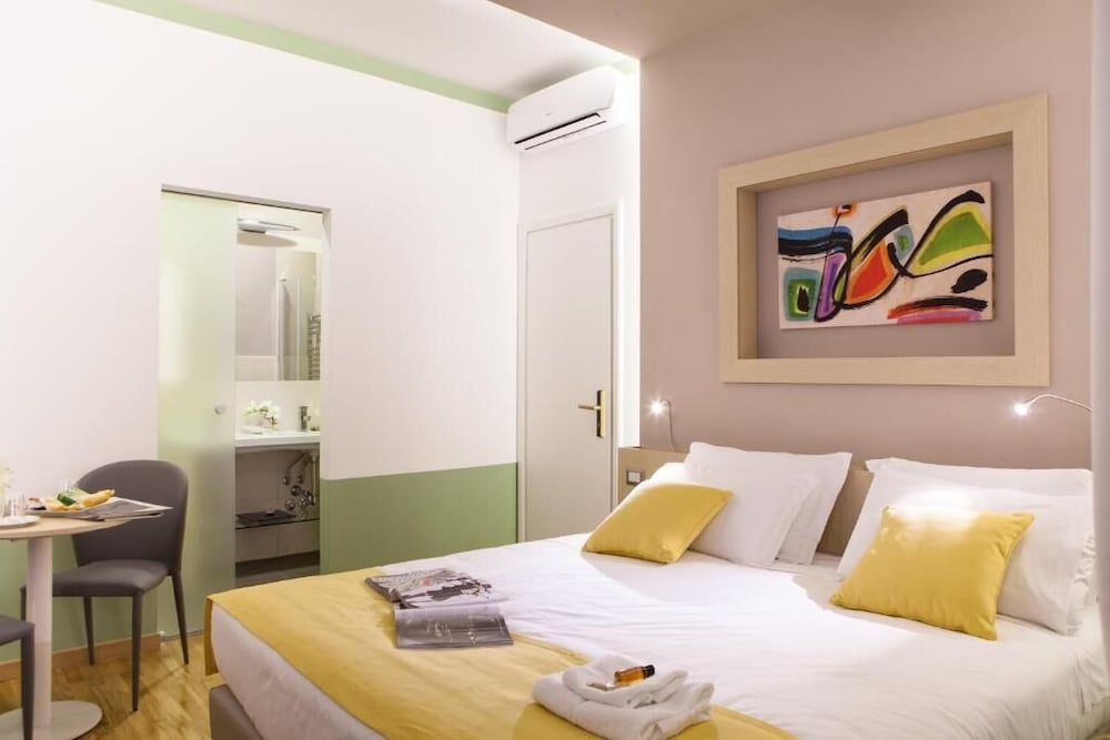Grand Master Suites 12