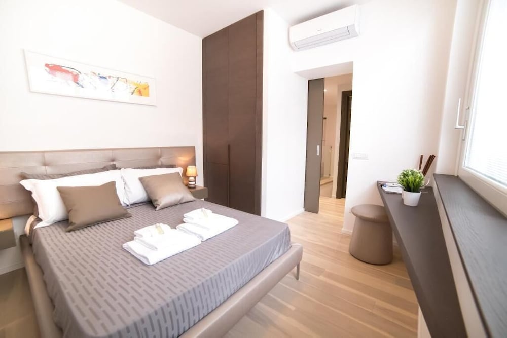 Grand Master Suites 9