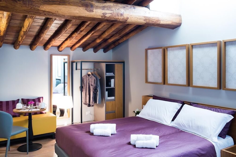 Grand Master Suites 21