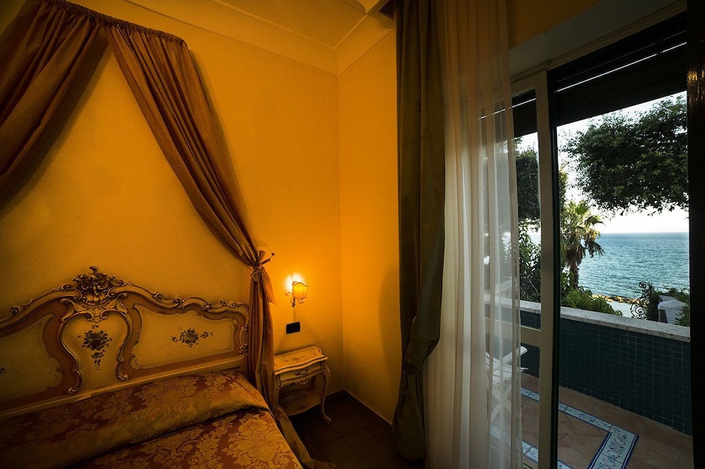 Grande Albergo Miramare 23