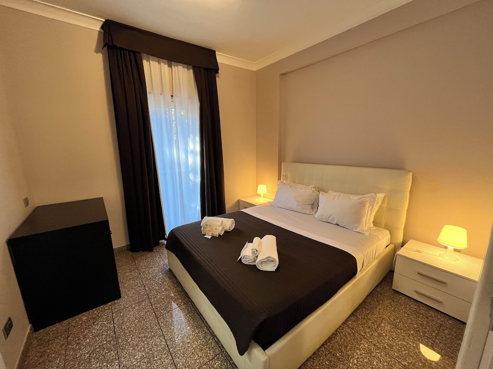 EH Hotels Suites 11