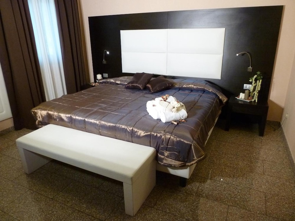 EH Hotels Suites 7