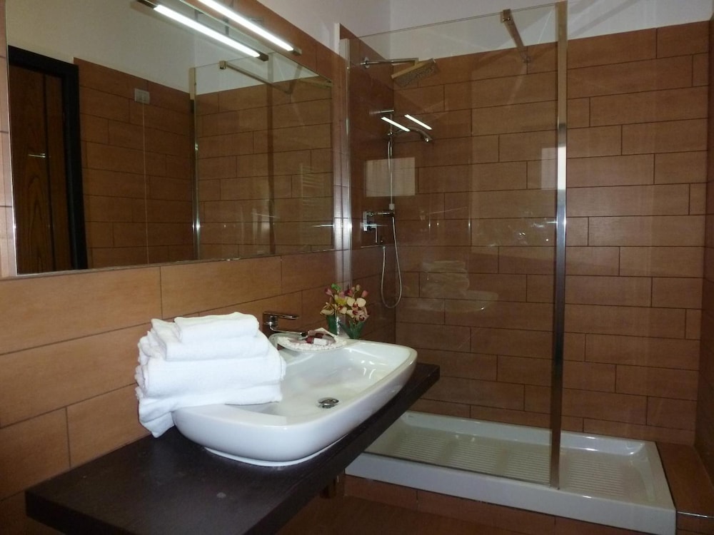 EH Hotels Suites 21