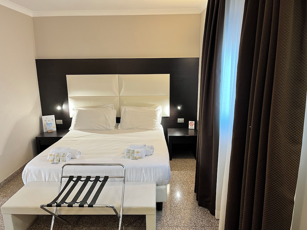 EH Hotels Suites 13