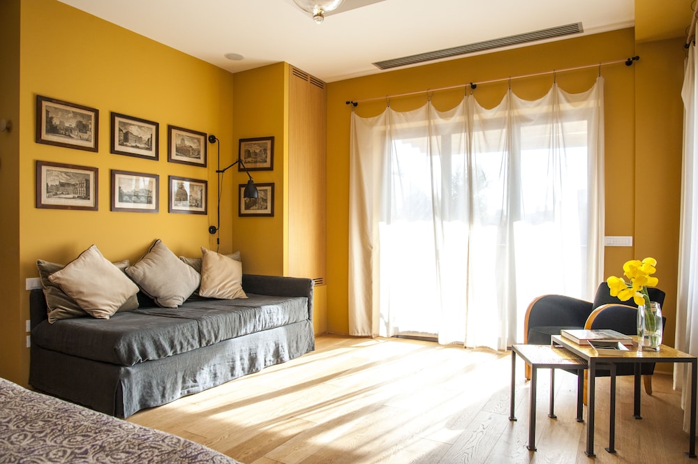 Rarity Suites 24