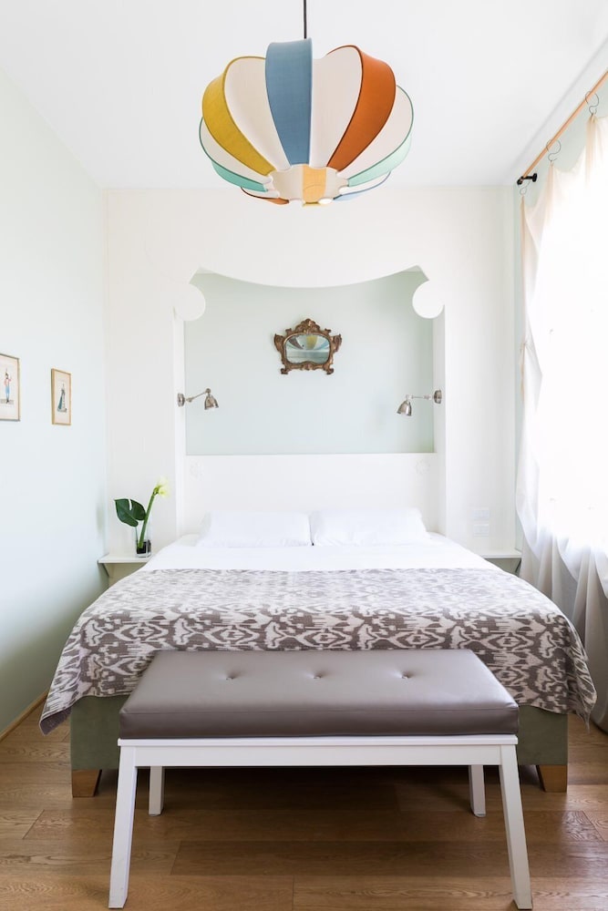 Rarity Suites 22