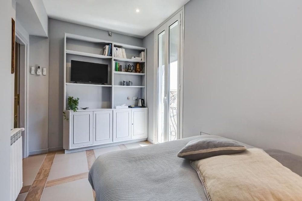 Rome Frattina 27 22