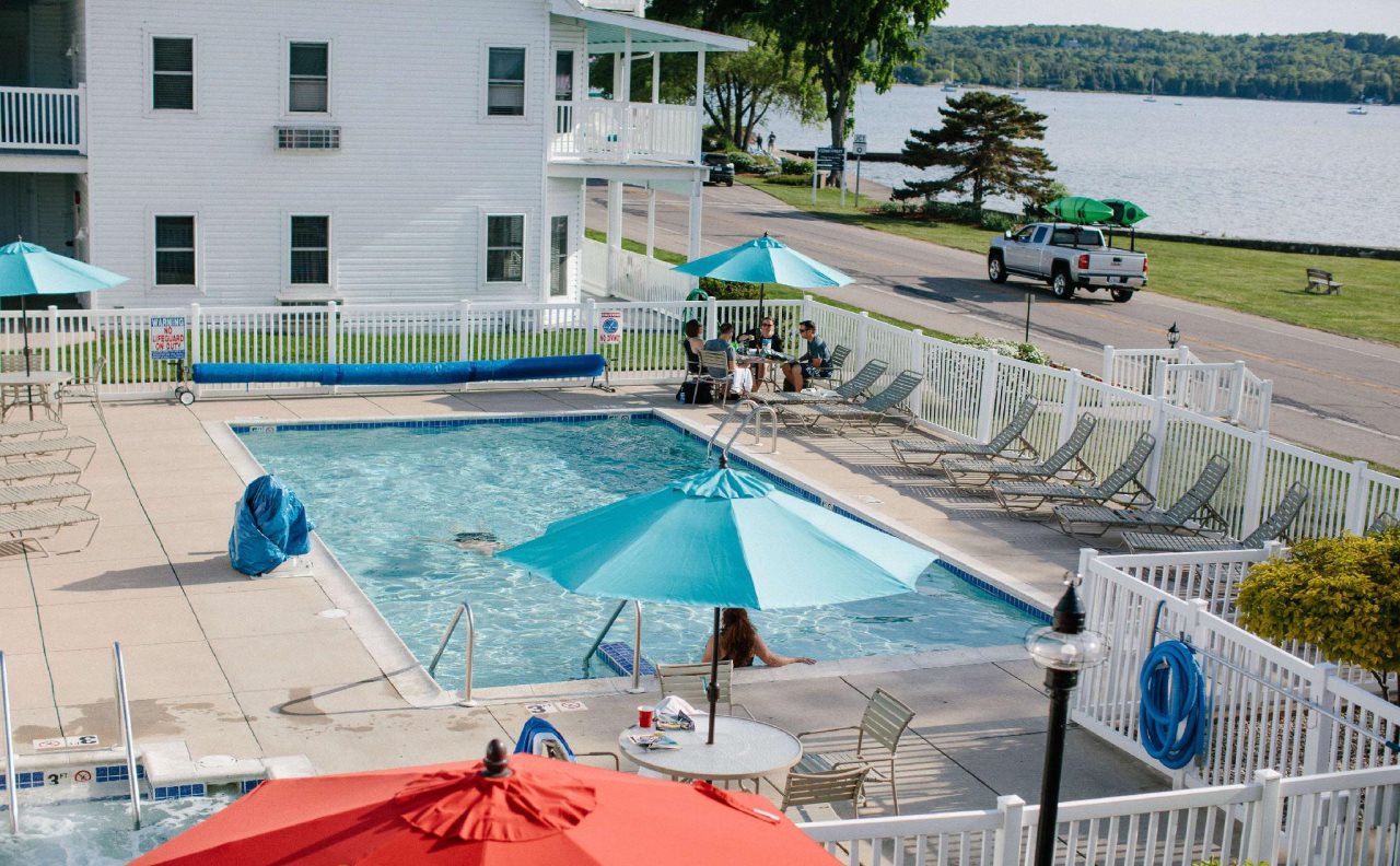 Urban Lodge Hotel 11